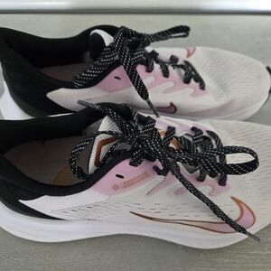 Nike Women's Zoom Winflo 7 Pink/White/Black Sz 9 CJ0302-501 Running